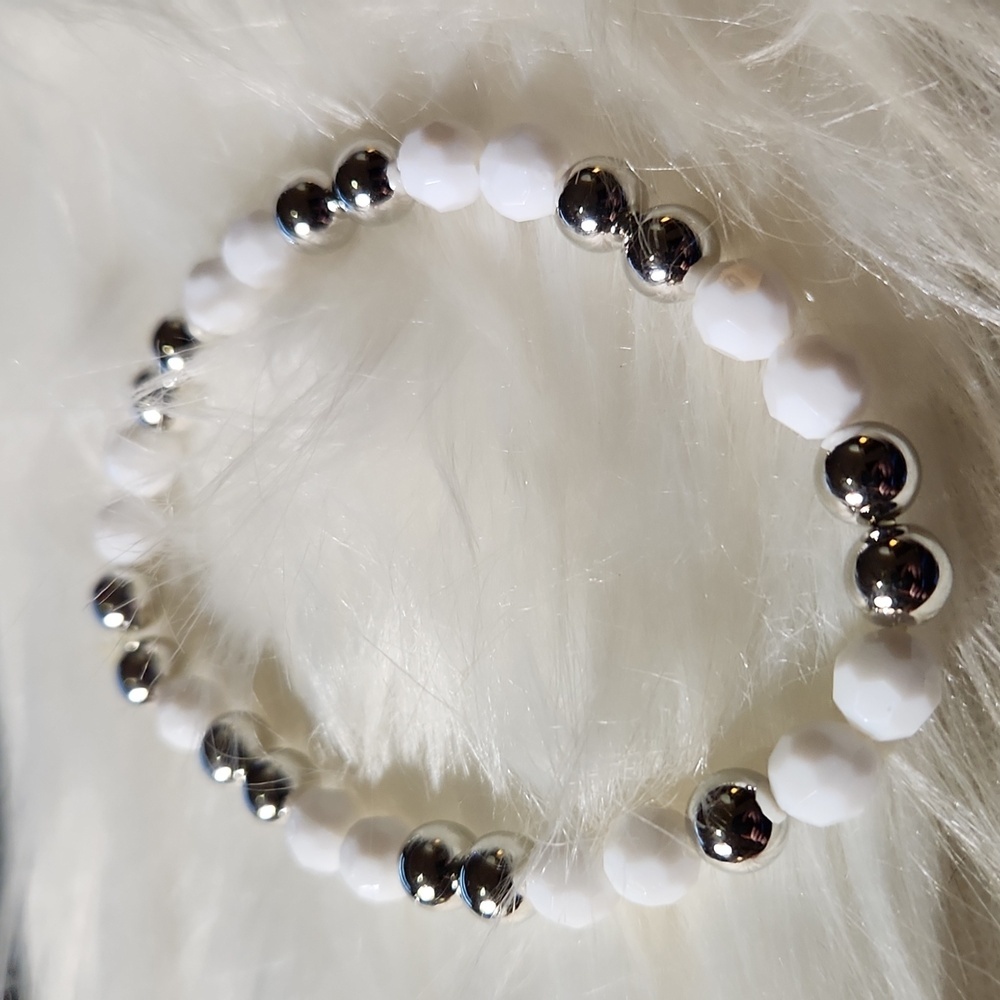 Handcrafted beaded bracelet